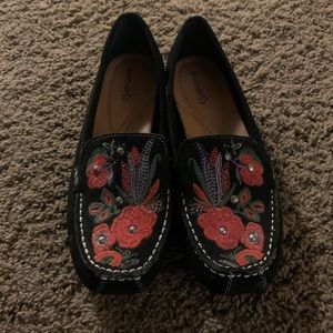 BareTraps Black Suede Loafers New